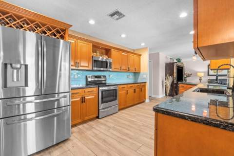 1491 NW 99th Avenue, Plantation FL - photo 11 of 42