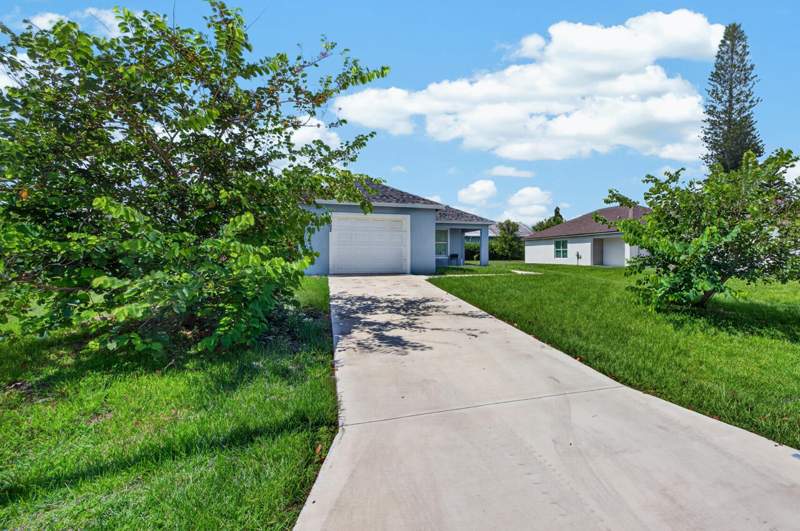 3 bedroom Single Family Residence at 1962 SE Gena Road, First Replat In South Port St Lucie Unit 4, Port St. Lucie — photo 2
