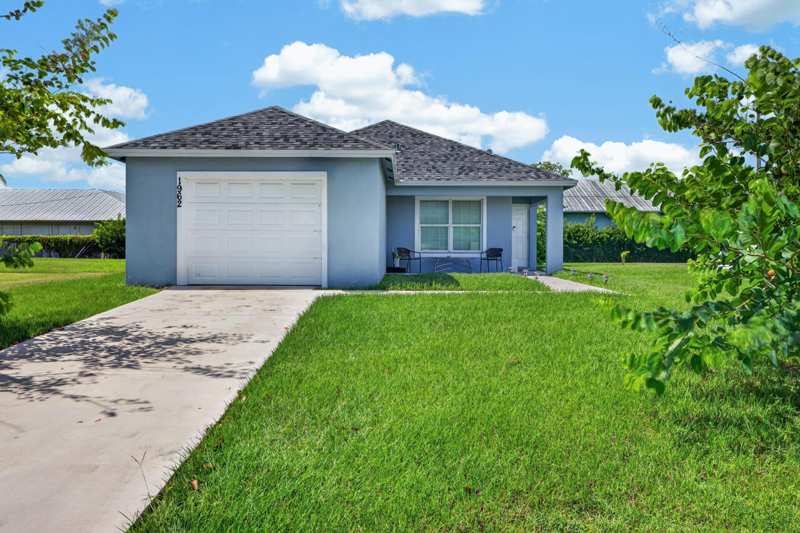 3 bedroom Single Family Residence at 1962 SE Gena Road, First Replat In South Port St Lucie Unit 4, Port St. Lucie — photo 1