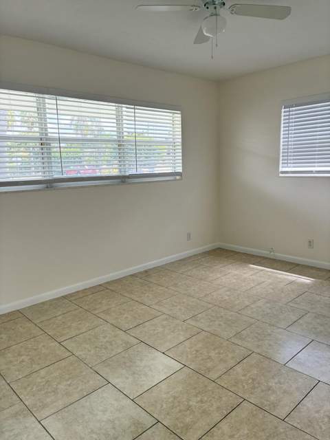 1142 Garnett Street, Lantana FL - photo 9 of 10