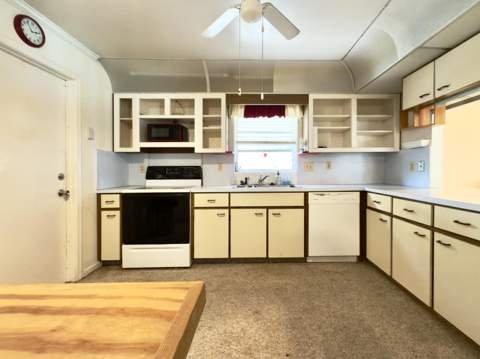 135 SE 26th Avenue, Boynton Beach FL - photo 10 of 44