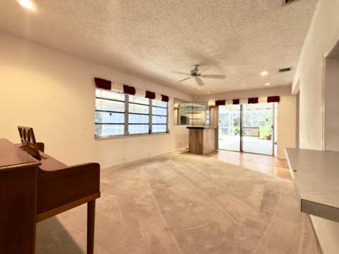 135 SE 26th Avenue, Boynton Beach FL - photo 9 of 44