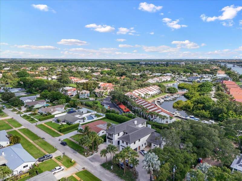 5 bedroom Single Family Residence at 2267 Windsor Road, Windsor Est, Palm Beach Gardens — photo 5