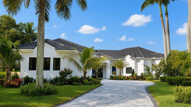 5 bedroom Single Family Residence at 2525 Seminole Circle, Bear Lakes Estates North, West Palm Beach — photo 4
