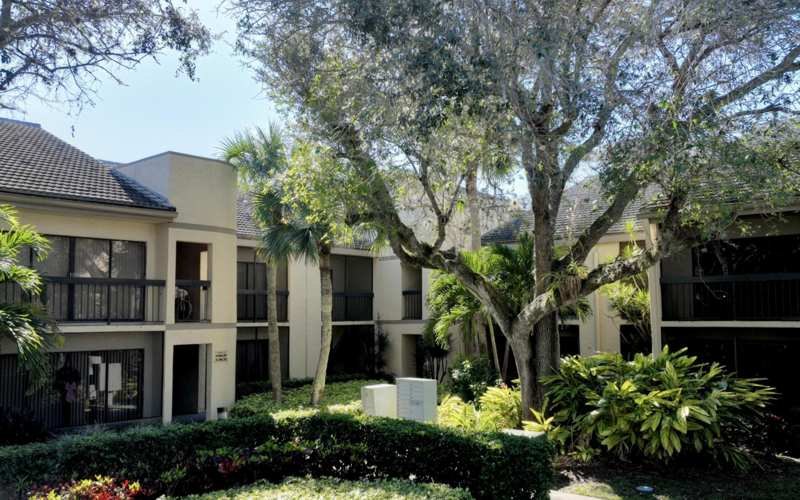 2 bedroom Condominium at 9460 Meadowood Drive #202, Quail Run Village (Pattio Rizzo Plaza), Fort Pierce — photo 1