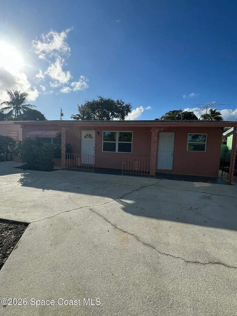 3 bedroom Single Family Residence at 612 Minnesota Street, Lantana, Lantana — photo 2