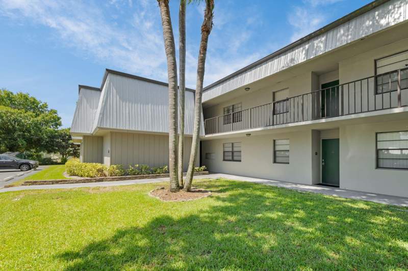 2 bedroom Condominium at 2517 17Th Street #102, Woodland Condominium, Fort Pierce — photo 4
