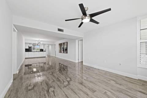 1502 Whitehall Drive #403, Davie FL - photo 7 of 20