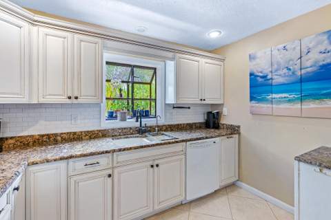622 SW Pine Tree Lane, Palm City FL - photo 20 of 52