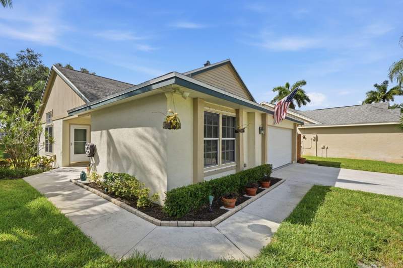 3 bedroom Single Family Residence at 19 Misty Meadow Drive, Lakeshore At The Meadows, Boynton Beach — photo 2