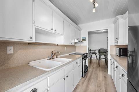 4111 NE 21st Way #204, Lighthouse Point FL - photo 11 of 35