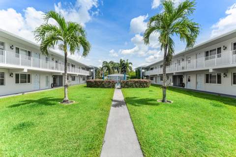 4111 NE 21st Way #204, Lighthouse Point FL - photo 20 of 35