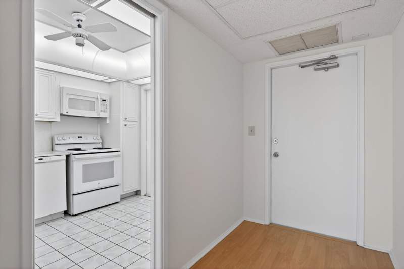 2 bedroom Condominium at 2651 S Palm Aire Drive #302, No 27 Palm-Aire Country Club, Pompano Beach — photo 2