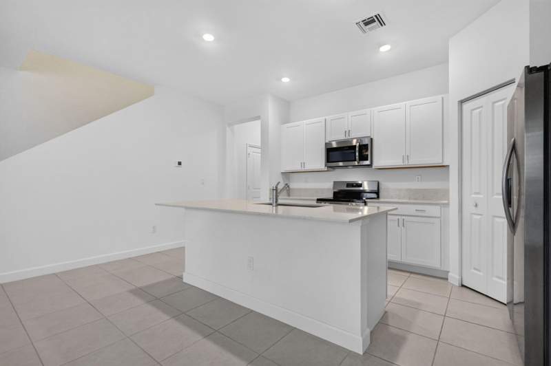 3 bedroom Townhouse at 4168 Lagoon Shore Drive, Lakeshore At The Fountains, Lake Worth — photo 5