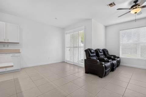 4168 Lagoon Shore Drive, Lake Worth FL - photo 9 of 32