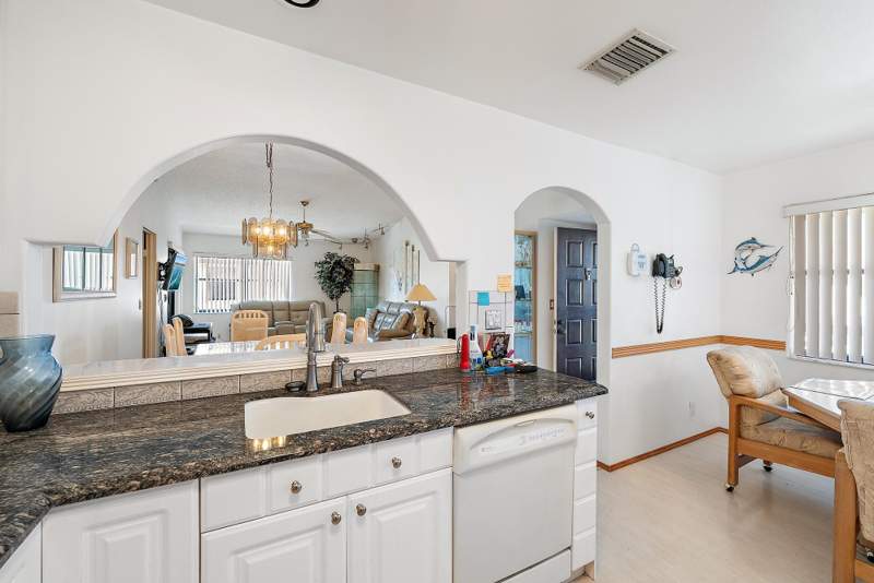 2 bedroom Condominium at 7633 Tahiti Lane #204, Lucerne Pointe One,Two,Three Four,Seven,Eight,Nine, Lake Worth — photo 4