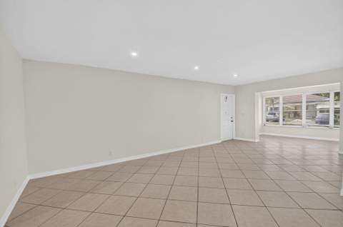 5073 Lakefront Boulevard #C, Delray Beach FL - photo 7 of 33