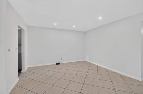 5073 Lakefront Boulevard #C, Delray Beach FL - photo 11 of 33