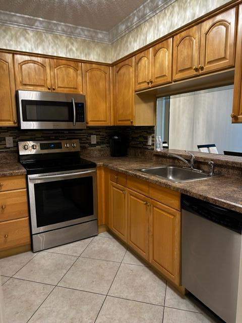 7290 Ashford Place #404, Delray Beach FL - photo 9 of 60