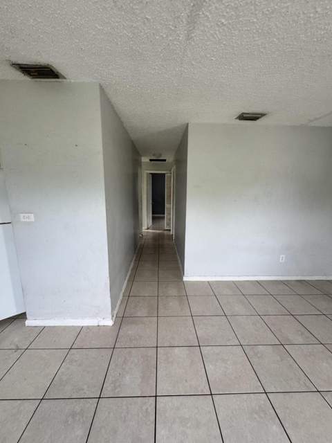 243 NE 39th Court, Deerfield Beach FL - photo 7 of 9