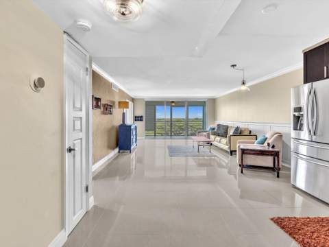 605 Oaks Drive #810, Pompano Beach FL - photo 14 of 52