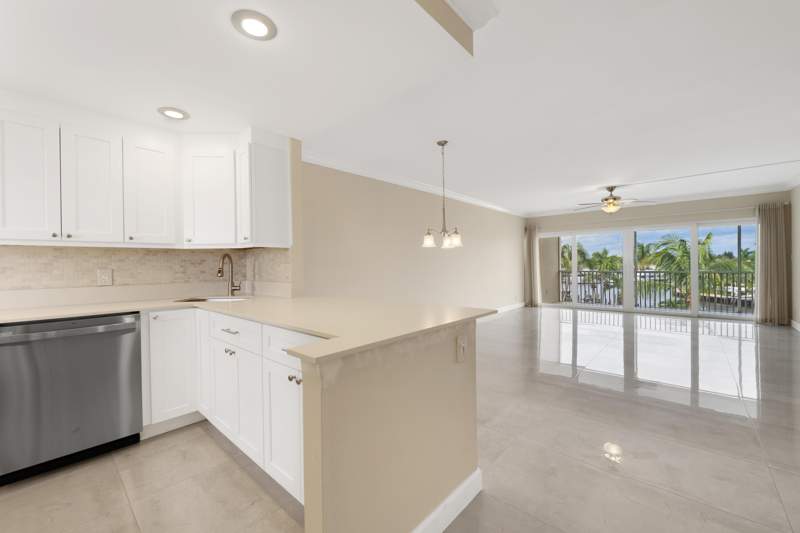 2 bedroom Condominium at 400 N Federal Highway #408, River House Towers Condo, Deerfield Beach — photo 3