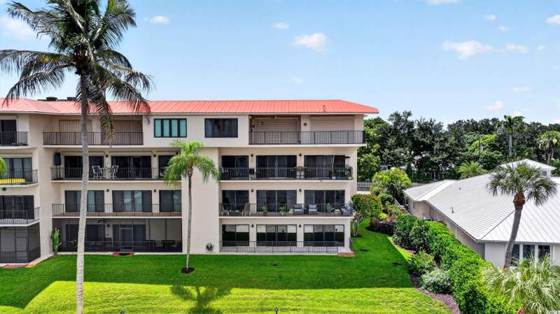 2 bedroom Condominium at 624 SW St Lucie Crescent #208, Edgewater Villas Condo, Stuart — photo 3