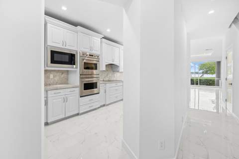 88 N Lakeshore Drive, Hypoluxo FL - photo 14 of 67