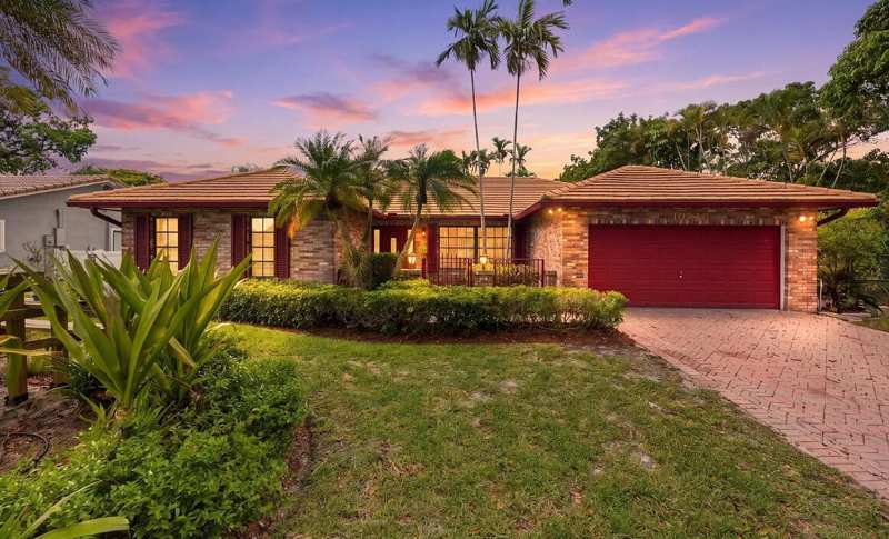 4 bedroom Single Family Residence at 10740 NW 19th Street, Cypress Run, Coral Springs — photo 1