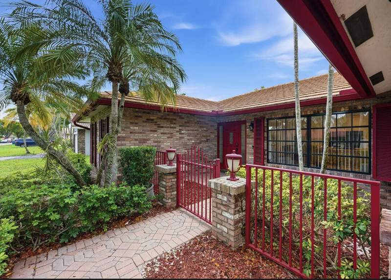 4 bedroom Single Family Residence at 10740 NW 19th Street, Cypress Run, Coral Springs — photo 3