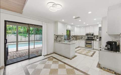 10740 NW 19th Street, Coral Springs FL - photo 9 of 31