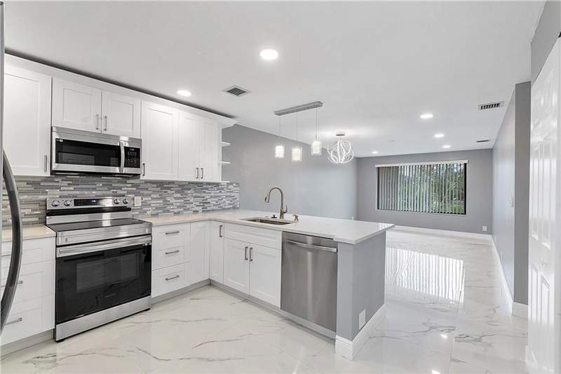 2 bedroom Condominium at 11477 NW 39th Court #305-1, Waters Edge Of Coral Springs, Coral Springs — photo 5