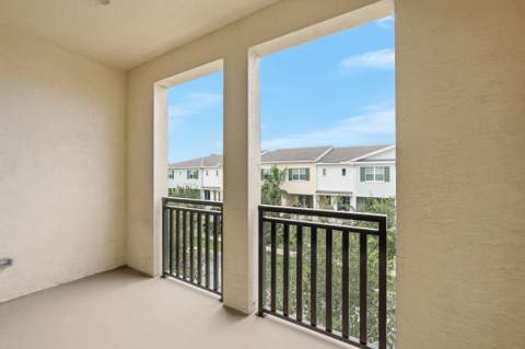 5268 Beckman Terrace, Palm Beach Gardens FL - photo 13 of 57