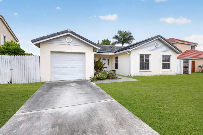 3 bedroom Single Family Residence at 6773 Alden Ridge Drive, Strathmore Ests Of Boynton Beach 1, Boynton Beach — photo 2