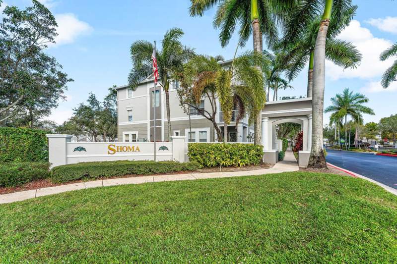 3 bedroom Condominium at 1012 Shoma Drive, Shoma Courtyards I At Royal Palm Condominiums, Royal Palm Beach — photo 2