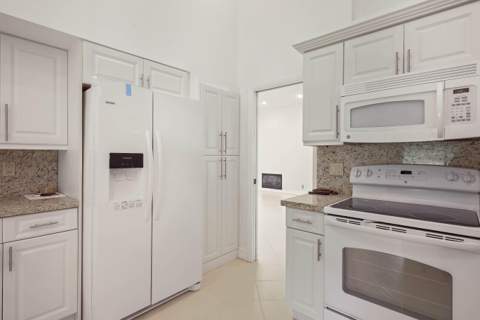 7003 Golf Pointe Circle, Tamarac FL - photo 17 of 55