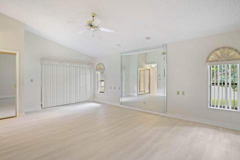 7003 Golf Pointe Circle, Tamarac FL - photo 20 of 55