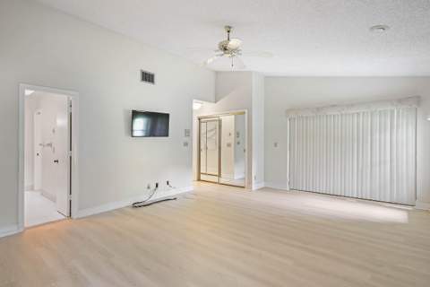 7003 Golf Pointe Circle, Tamarac FL - photo 21 of 55