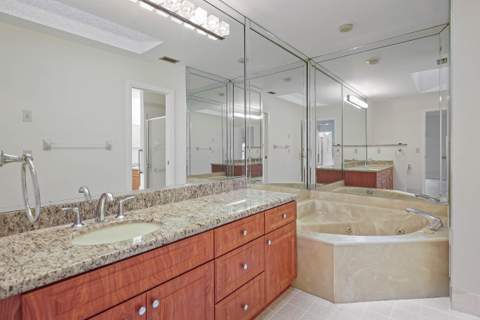 7003 Golf Pointe Circle, Tamarac FL - photo 22 of 55
