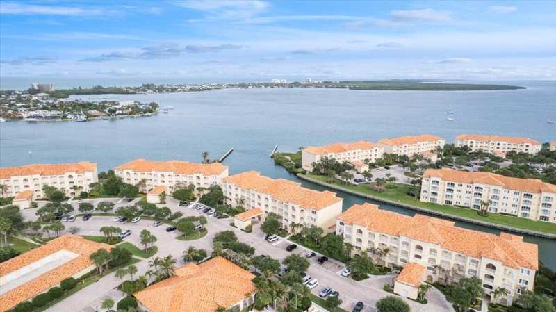 2 bedroom Condominium at 5 Harbour Isle Drive #103 Garage option, Harbour Isle At Hutchinson Island, Fort Pierce — photo 1
