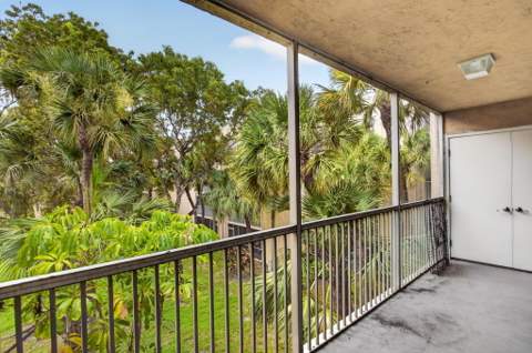 3301 NW 47th Terrace #308, Lauderdale Lakes FL - photo 18 of 28