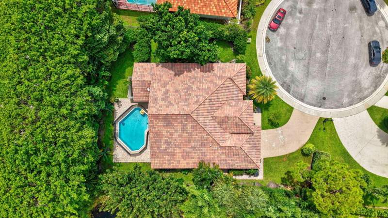5 bedroom Single Family Residence at 2302 NW 66th Drive, Colony Point, Boca Raton — photo 3