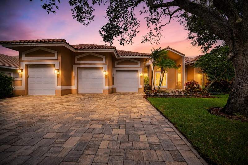 5 bedroom Single Family Residence at 1960 Hartford Way, Eagle Glen, Coral Springs — photo 2