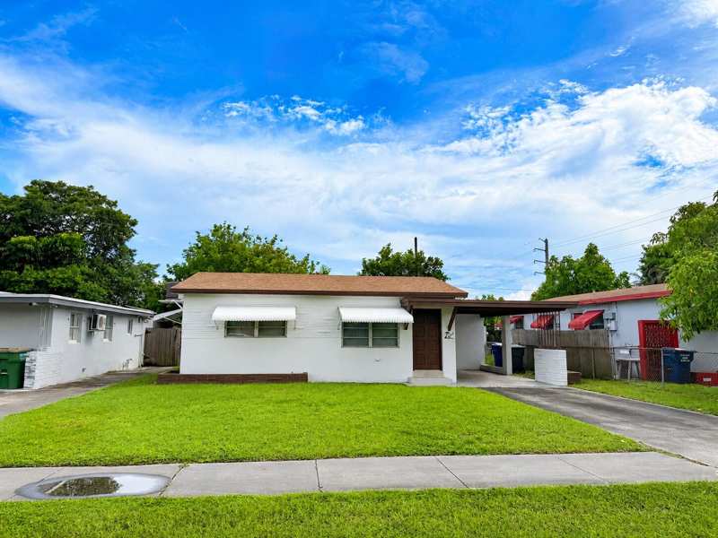 2 bedroom Single Family Residence at 6340 Washington Street, Beverly Park, Hollywood — photo 1