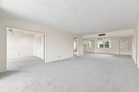 555 Oaks Lane #303, Pompano Beach FL - photo 14 of 51