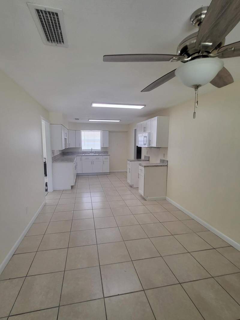 3 bedroom Single Family Residence at 5011 S 2nd Street, White City Subdivision, Fort Pierce — photo 5