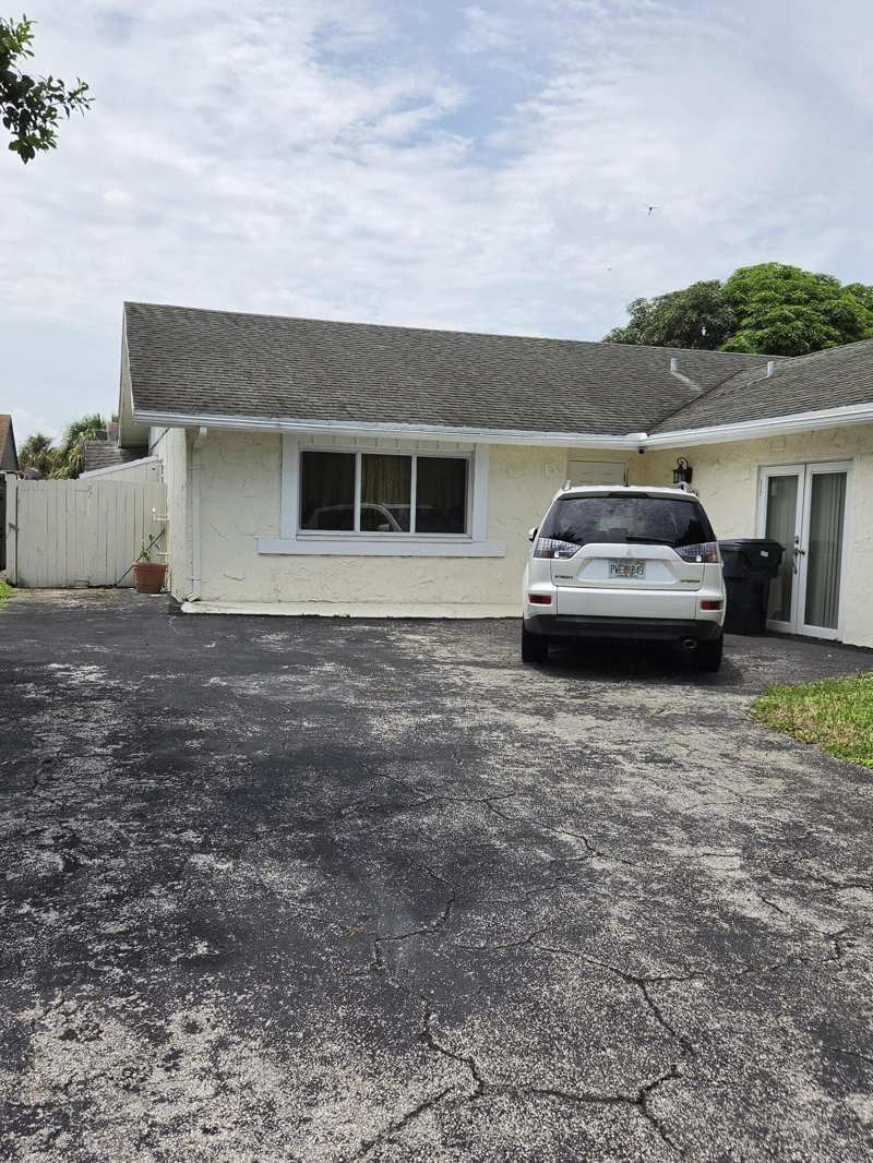 4 bedroom Single Family Residence at 7520 SW 6th Court, Lauderdale North Park Section 6, North Lauderdale — photo 1