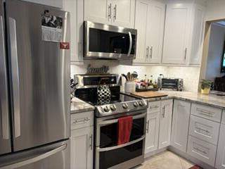 3152 Deer Creek Lake Shore Drive, Deerfield Beach FL - photo 10 of 52