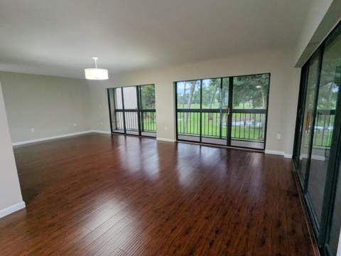 9460 Meadowood Drive #203, Fort Pierce FL - photo 9 of 20