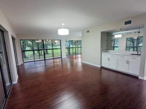 9460 Meadowood Drive #203, Fort Pierce FL - photo 11 of 20